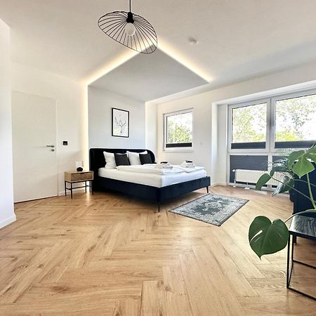 Modern Apartment - Fuer Freunde & Familien, Stadtnah, Parkplatz, E-Ladestation, Gitterbox Fuer Fahrraeder, Fitnessstudio, Digitale Gaestemappe Mit Restaurant- Und Unternehmenstipps Koblenz  Exterior foto