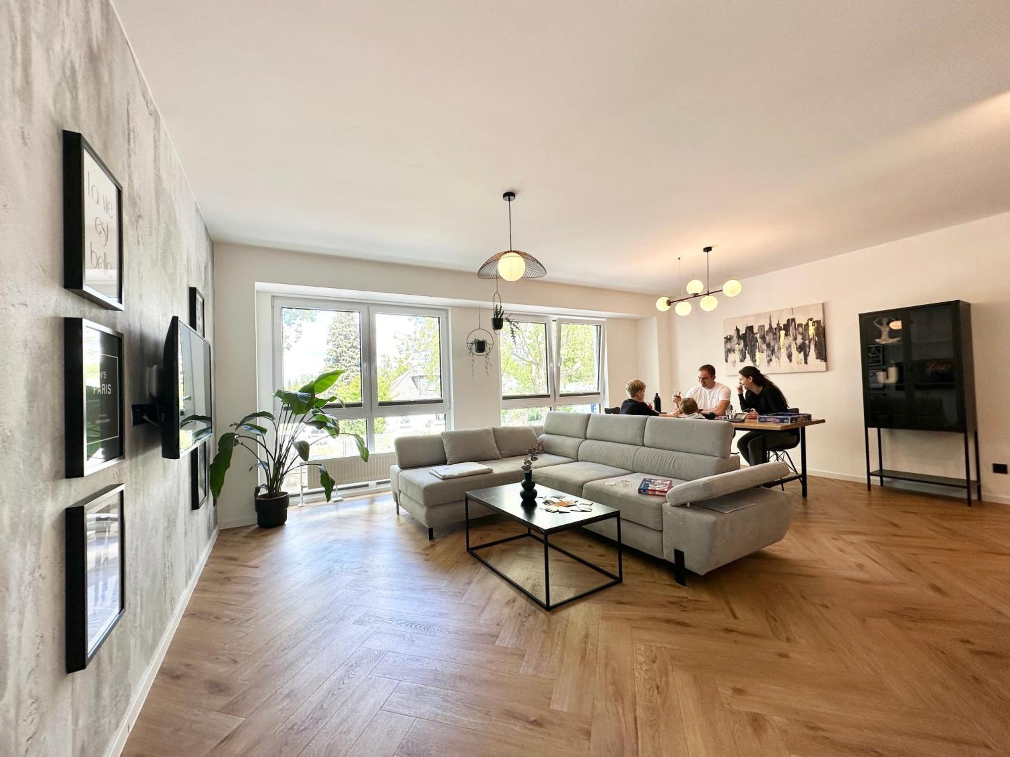 Modern Apartment - Fuer Freunde & Familien, Stadtnah, Parkplatz, E-Ladestation, Gitterbox Fuer Fahrraeder, Fitnessstudio, Digitale Gaestemappe Mit Restaurant- Und Unternehmenstipps Koblenz  Exterior foto